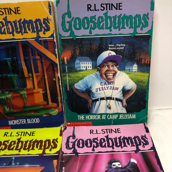 Lot of 9 Vintage Goosebumps Soft cover Books 1990s R.L. Stine Scholastic - Picture 5 of 12